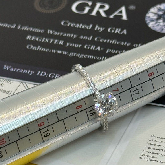 1ct.tw Dainty Moissanite Ring. Size 7.5 . - Picture 3 of 10